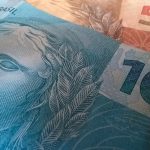 découvrez comment convertir un van en un espace de vie pratique et confortable sans dépasser votre budget. astuces, conseils et idées pour réaliser votre projet de van aménagé à moindre coût.